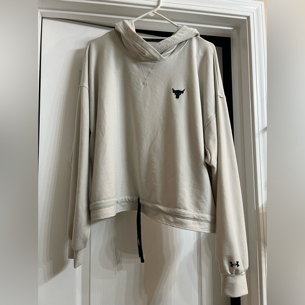 Under Armour Project Rock Women's Cream pullover size XL